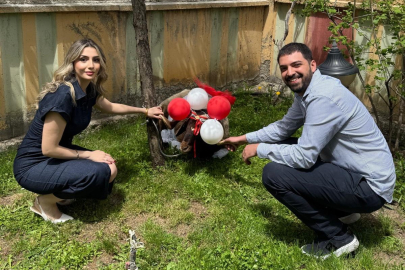 Gelin adaylarına süslenmiş "Nişan Koçu" hediyesi geleneği yaşatılıyor