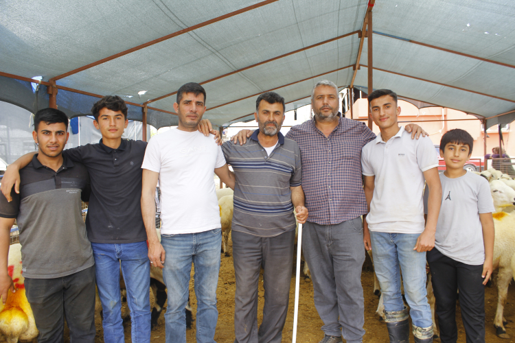 Adana’da kurbanlık satışları bayram öncesi hız kazandı