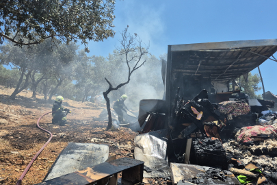 Muğla'da yaşlı çiftin yaşadığı konteyner yanarak kullanılmaz hale geldi
