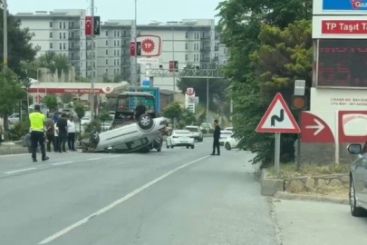 Hatay'da refüje çarpan otomobil takla attı, sürücü yaralandı