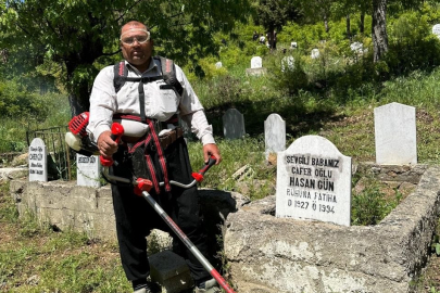 Mezarlığı tek başına temizledi, mahalleden takdir topladı