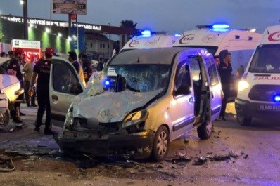 Osmaniye'de zincirleme trafik kazası: 1 ölü, 6 yaralı