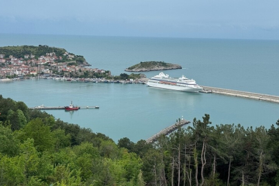 Soçi’den gelen dev Gemi 100’üncü seferinde Amasra’da