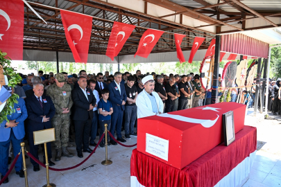 Adana şehidini son yolculuğuna uğurladı: Polis memuru Aydın Üyenarık toprağa verildi