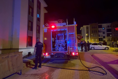 Elazığ’da apartman yangını paniği: Hamile kadın dahil 4 kişi hastanelik oldu