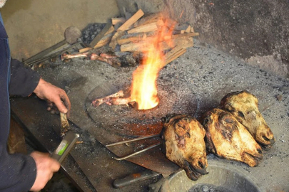 Adana’da sakatatçılar kelle ve paça mesaisi devam ediyor