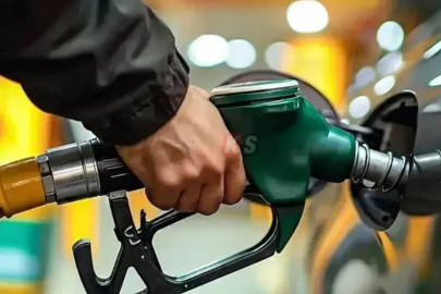 Akaryakıtta tabela değişiyor: Benzin ve motorine büyük indirim geliyor