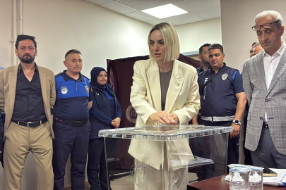 Akçakoca Belediyesi başkan vekili Alev Ünal oldu