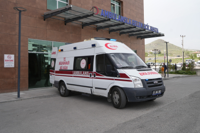 Ankara - Niğde Otoyolu'nda feci çarpışma: Otomobil ile kamyonet kazasında 7 yaralı