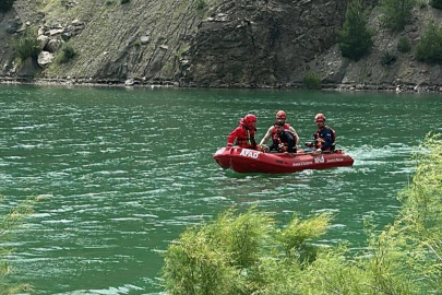 Kahramanmaraş'ta nehirde kaybolan kişiyi arama çalışmaları sürüyor