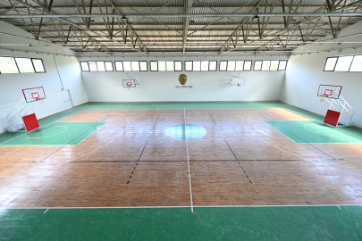 Tarsus'a modern spor kompleksi: Ali Samsa Karamehmet Spor Salonu açılışa gün sayıyor