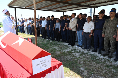 Kanser nedeniyle yaşamını yitiren yüzbaşının cenazesi Osmaniye'de defnedildi