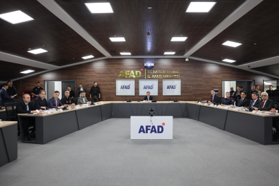 Kayseri'de kamu yatırımları için tam koordinasyon: "Vatandaşa hızlı çözüm üretmek zorundayız"