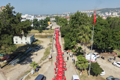 Kozan'ın işgalden kurtuluşunun 106. yılı: 106 metrelik dev Türk bayrağı ile tarihi yürüyüş