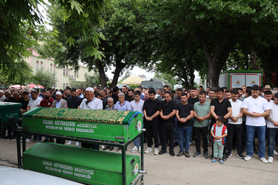 Adana'daki aile faciasında kahreden son: Babası tarafından vurulan genç toprağa verildi