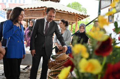 Kadirli'de "Hayat Boyu Öğrenme Haftası" kapsamında sergi açıldı