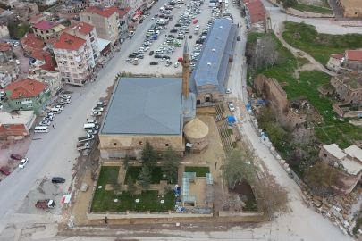Niğde'de asırlık dokuya sadakat: Tarihi ahşap minber ait olduğu Sungur Bey Cami’ne geri döndü