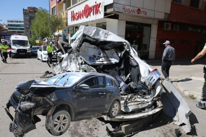 Elazığ'da freni patlayan kamyon dehşet saçtı: 10 araç hurdaya döndü, 5 yaralı