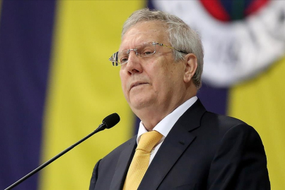 Fenerbahçe kongresinde gerginlik! Aziz Yıldırım tezahüratlara tepki gösterdi, arbede çıktı