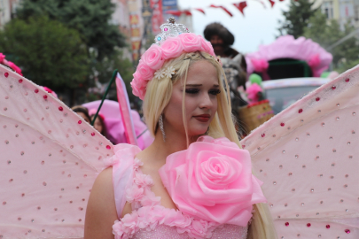 Isparta Gül Festivali başladı! 2026 Uluslararası Gül Festivali'nde renkli görüntüler
