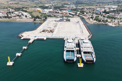 İstanbul-Çanakkale arası 2 saate düşecek! Bakan Uraloğlu'ndan dev ulaşım projesi açıklaması