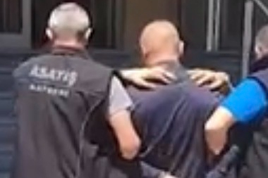 Kayseri'de asayiş operasyonu: 14 yıl hapis cezası bulunan yağma firarisi yakalandı