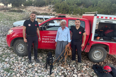 Mersin'de 70 metrelik mağarada mahsur kalan oğlak kurtarıldı
