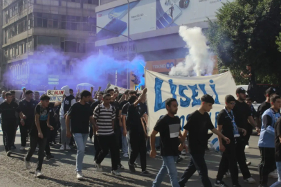 Adana’da “Yaşasın Demirspor” yürüyüşünde binlerce yürek tek ses oldu