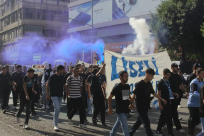Adana’da “Yaşasın Demirspor” yürüyüşünde binlerce yürek tek ses oldu