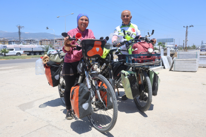 Akdeniz sahillerini pedal çevirerek gezen çift 27 gün sonra Hatay'a ulaştı