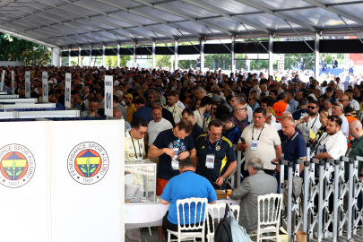 Fenerbahçe kongresinde adaylar sahada: Safi erken geldi, Yıldırım tezahüratlarla karşılandı