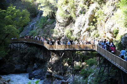 Osmaniye'nin saklı cenneti keşfedildi: Karaçay Saklı Şelalesi ziyaretçi akınına uğruyor