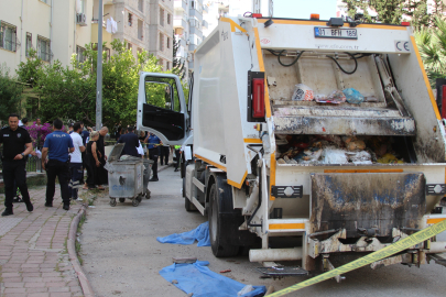 Adana'da feci kaza: Çöp kamyonunun çarptığı yaşlı kadın hayatını kaybetti