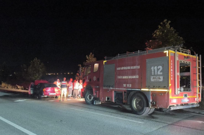 Hatay'da seyir halindeki otomobilin motoru alev aldı