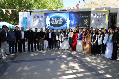 Kayseri Yahyalı'da teknoloji festivaline gençlerden yoğun ilgi