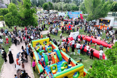 Adana’da Çocuk Şenliği renkli görüntülere sahne oldu