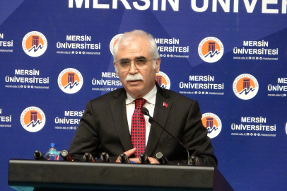 AYM Başkanı Özkaya Mersin Üniversitesi’nde öğrencilerle bir araya geldi