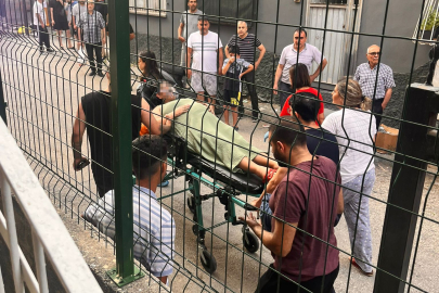 Hamile kadın ve oğlu yangından kurtarıldı