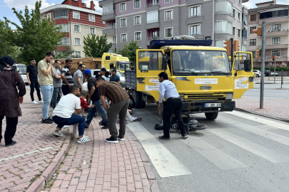 Konya’da kamyonet elektrikli bisiklete çarptı: 4 Yaralı