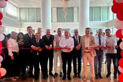 Mersin'de anlamlı sergi: Kur'an kıssaları öğrencilerin fırçasıyla tuvale yansıtıldı