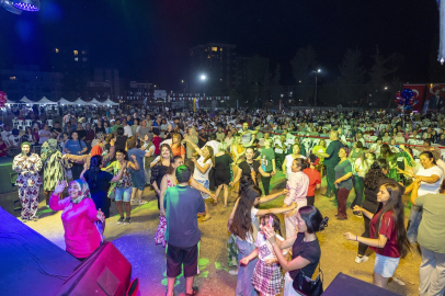 Mezitli'de 'Örtüaltı Üzüm Festivali' coşkusu: Üreticinin emeği taçlandırıldı
