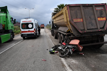 Hatay'da korkutan karayolu kazası: Hafriyat kamyonu ile motosiklet çarpıştı