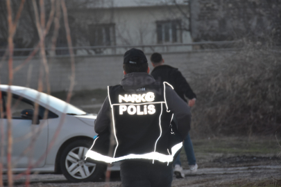 Nevşehir'de şafak vakti narkotik ablukası: 8 şüpheli kıskıvrak yakalandı