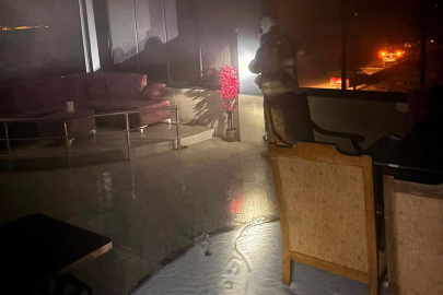 Hatay'da iş yeri alevlere teslim oldu