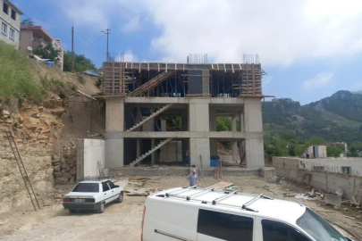 Kahramanmaraş'ta inşaattan düşen işçi ağır yaralandı