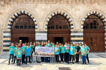 Öğrenciler “Şehrimin Tarihini Tanıyorum” projesiyle Adana’nın tarihine yolculuk yaptı