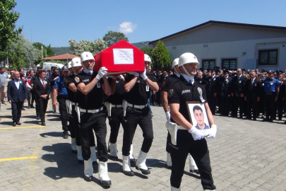 Şehit polise eşinden yürekleri dağlayan veda