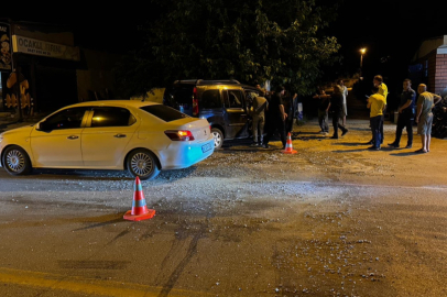 Hatay'da hafif ticari araç ile motosiklet çarpıştı: 1'i ağır 3 yaralı