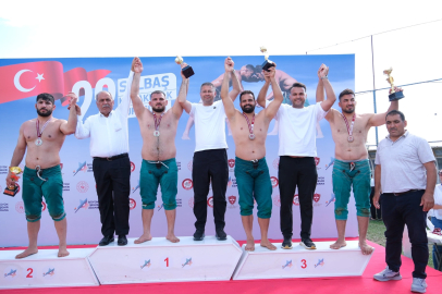 Salbaş Karakucak Güreşleri’nde Başpehlivan Mehmet Çelebi oldu