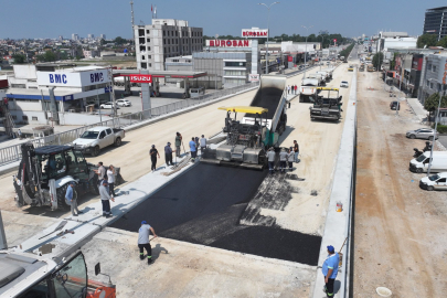 Girne Bulvarı'ndaki asfalt çalışmaları sürüyor
